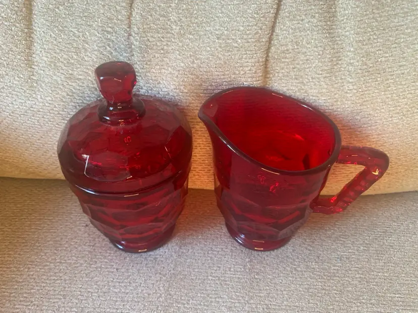 016 Red Creamer And Sugar Bowl Set