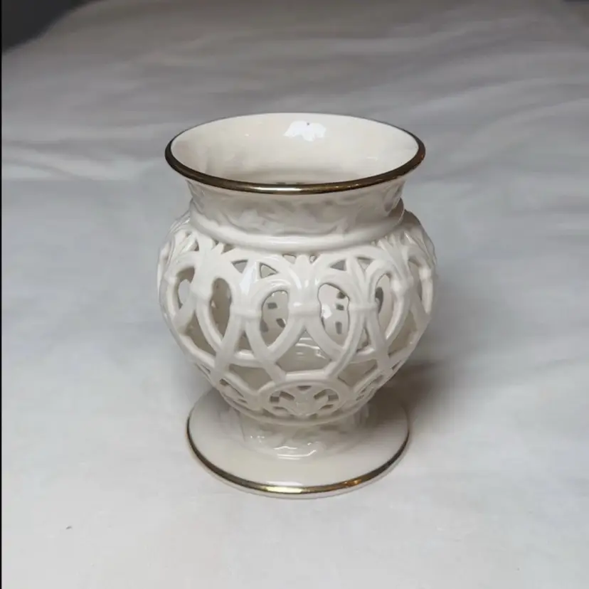 Lenox Illuminations Versailles Lattice 24 KT Gold Trim Candleholder 4.5"TALL