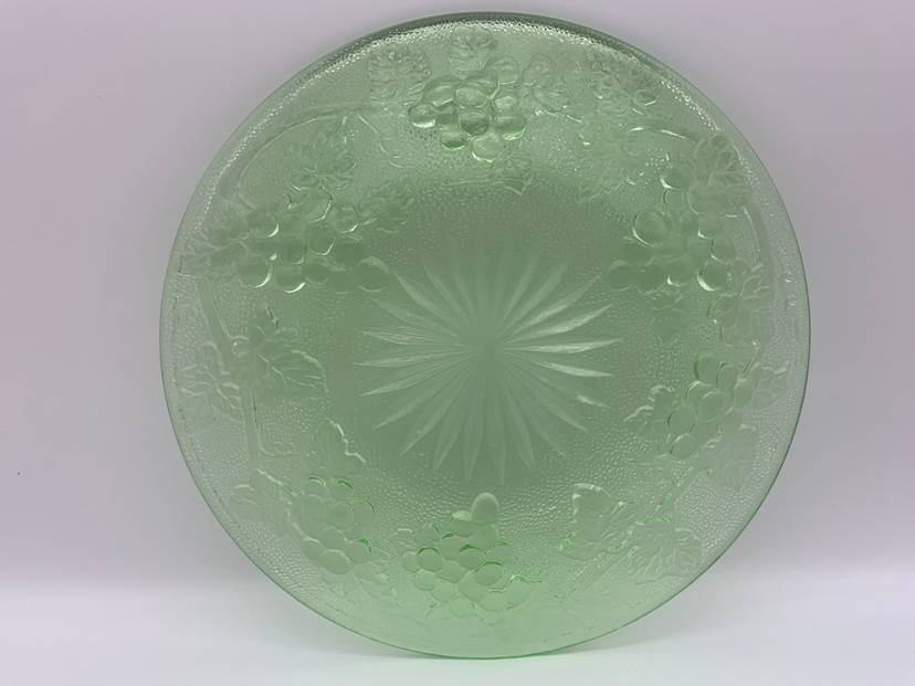 Green Depression Glass Plate Uranium Grapes Leaves Vines Pattern