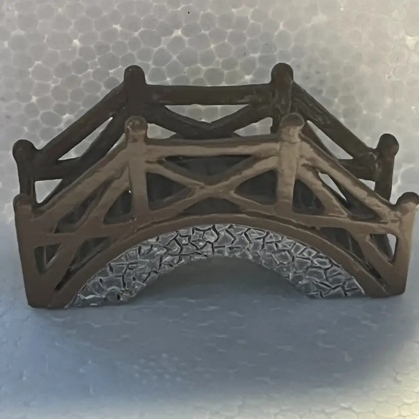 Liberty Falls Hand Painted Pewter Figurine As Pictured