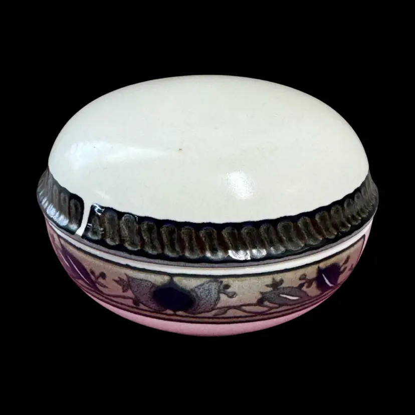 Mikasa Intaglio Powder Box