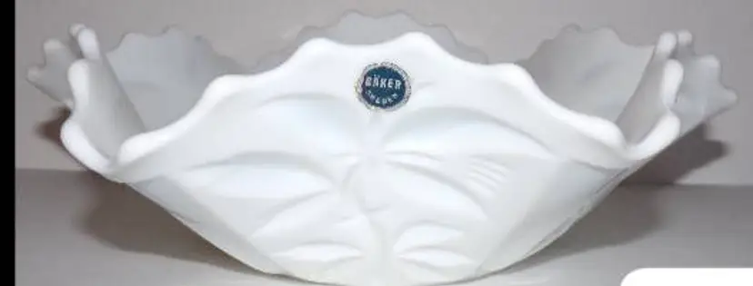Vintage VERY SCARCE Swedish Made Glimma Glasbruk, GORGEOUS Opaline - Milk Glass Bowl