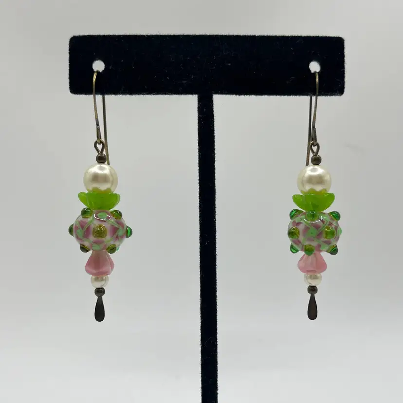 01 "Victorian" - Handmade by Me -- Vintage Lampwork Earrings