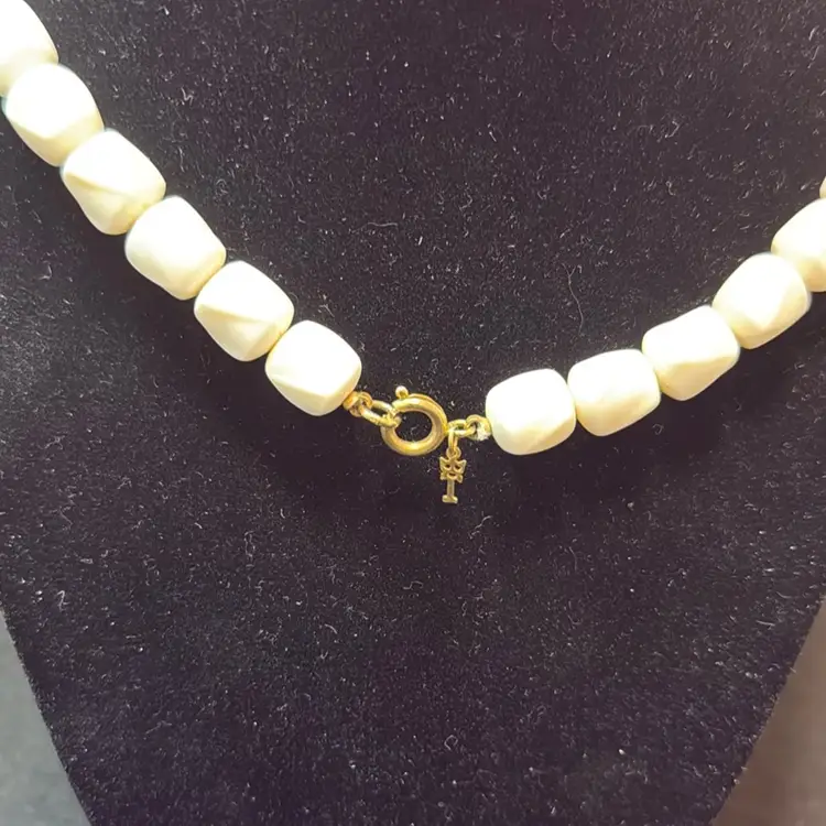 Crown Trifari White Square Acrylic Bead Marshmallow Necklace