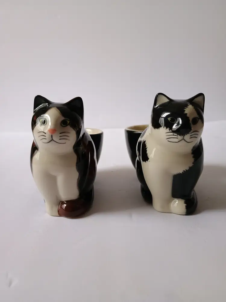 2 x Quail Cat Egg Cups - Nice!