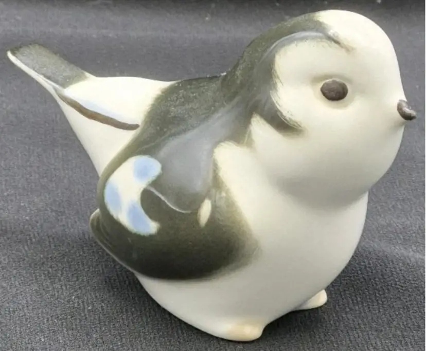 Sweet Lomonosov Bird Swift Figure Made in Russia 3.5" Long & 2.5" Tall  No chips or cracks