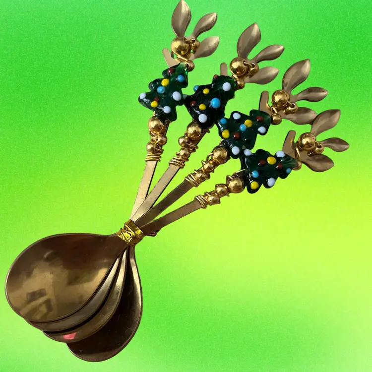 Fused Glass Christmas Tree 🎄 And Ornaments Decorated Silver Spoons