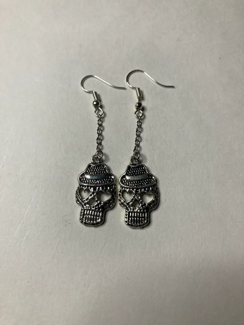 Heart Eyed Skull Fish Hook Earrings 💀 2 1\2" Drop. Handmade By Me!