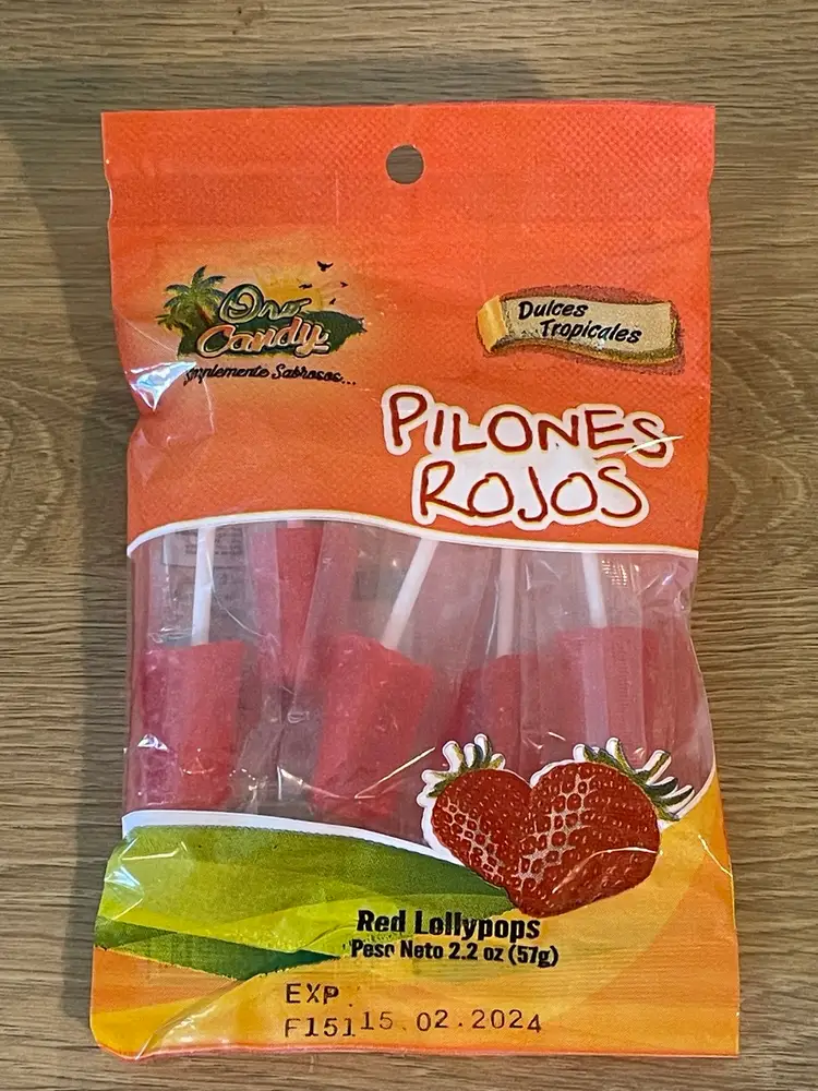 Pilones Rojos 2.2oz Lollipops