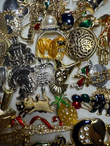100+Vintage Brooches👀🔍New Goal Set!