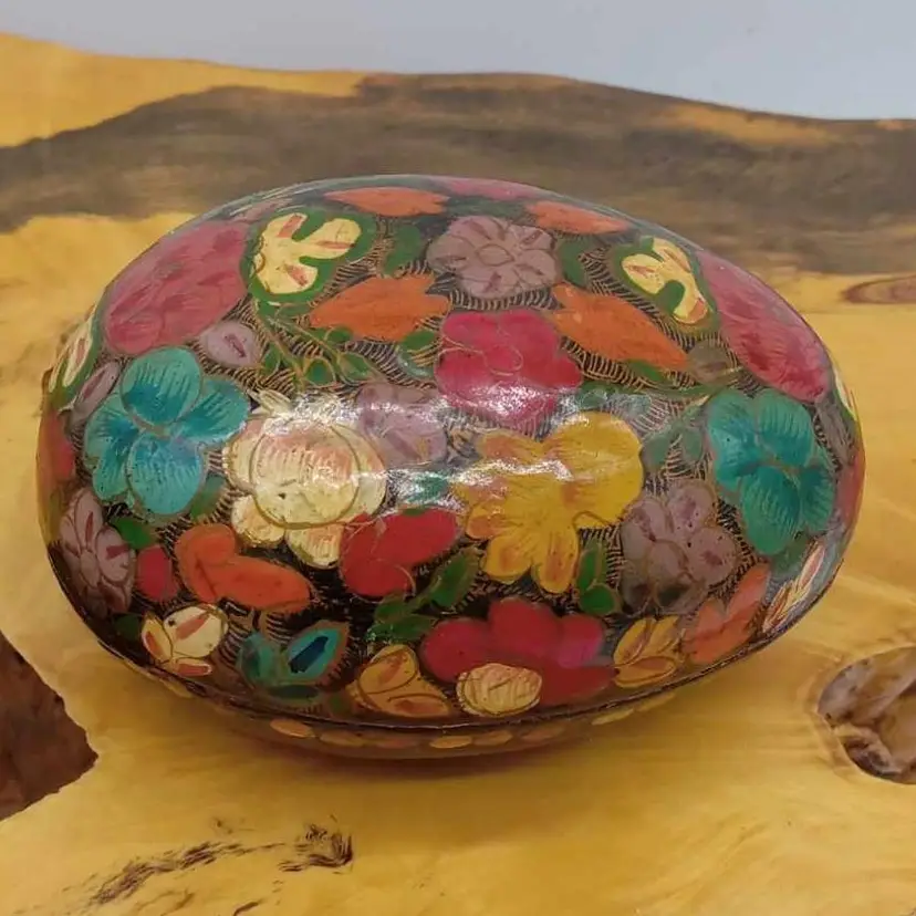 Flowered egg shaped trinket box, lacquered, holder, storage