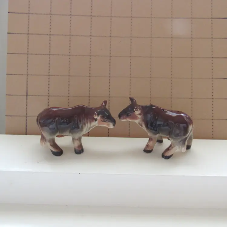 VTG Bull Salt and Pepper Shaker Set