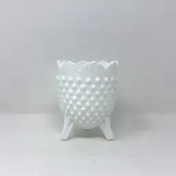 White Milk Glass 3‑Toed Hobnail Vase – Fenton Mid‑Century (0325-25)