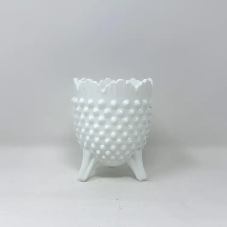 White Milk Glass 3‑Toed Hobnail Vase – Fenton Mid‑Century (0325-25)