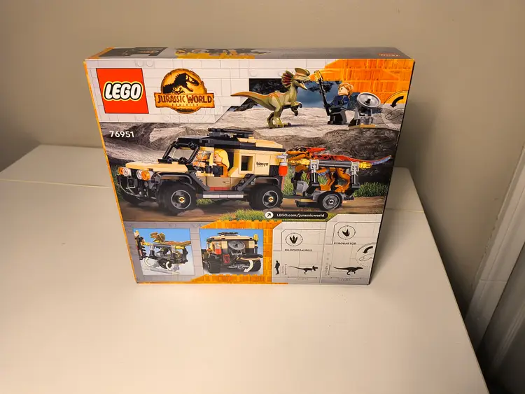 LEGO Pyroraptor & Dilophosaurus Transport 76951