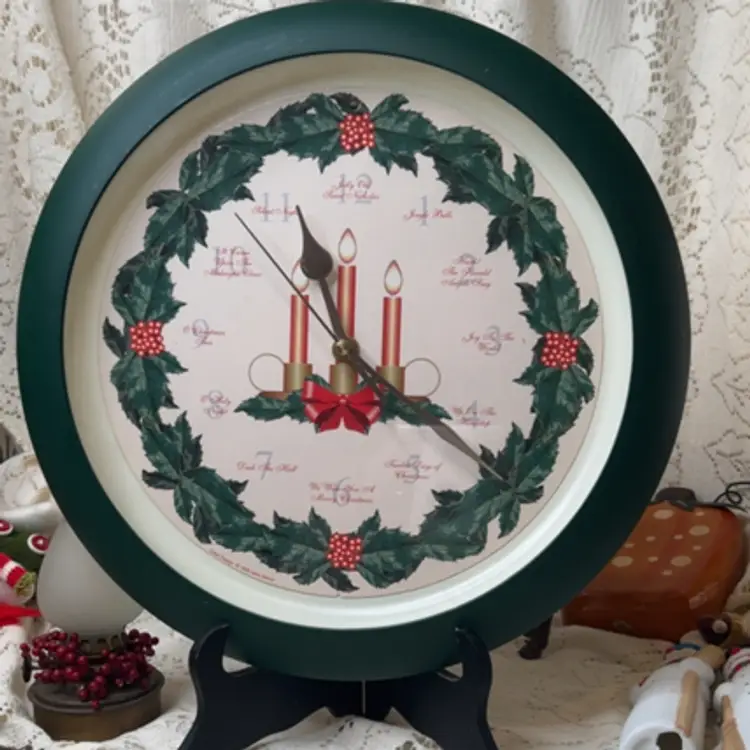 023a Musical Christmas Clock