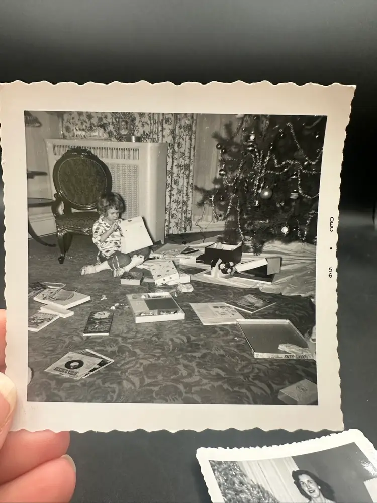 #004 VINTAGE CHRISTMAS PHOTO