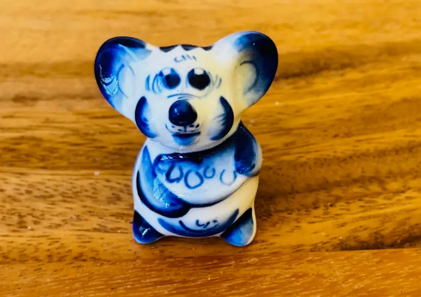 Vintage Gzhel Hand Painted Blue and White Porcelain Pig Russia 2"