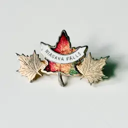 Vintage Maple Leaves Niagara Falls Souvenir Pin colorful enamel gold tone Canada