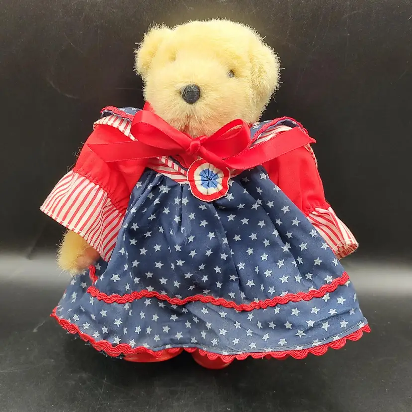1982 Muffy Vanderbear "Muffy Yankee Doodle" Plush Bear