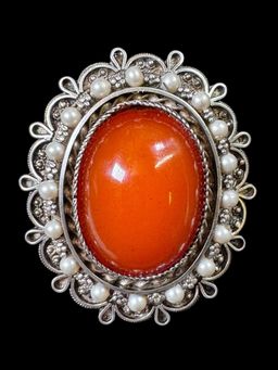 Rare Vintage Made In Israel Bakelite & Faux Pearl Brooch - Tested