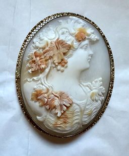 Victorian Carved Shell Cameo Brooch Pendant Gold Wash Filigree Mount
