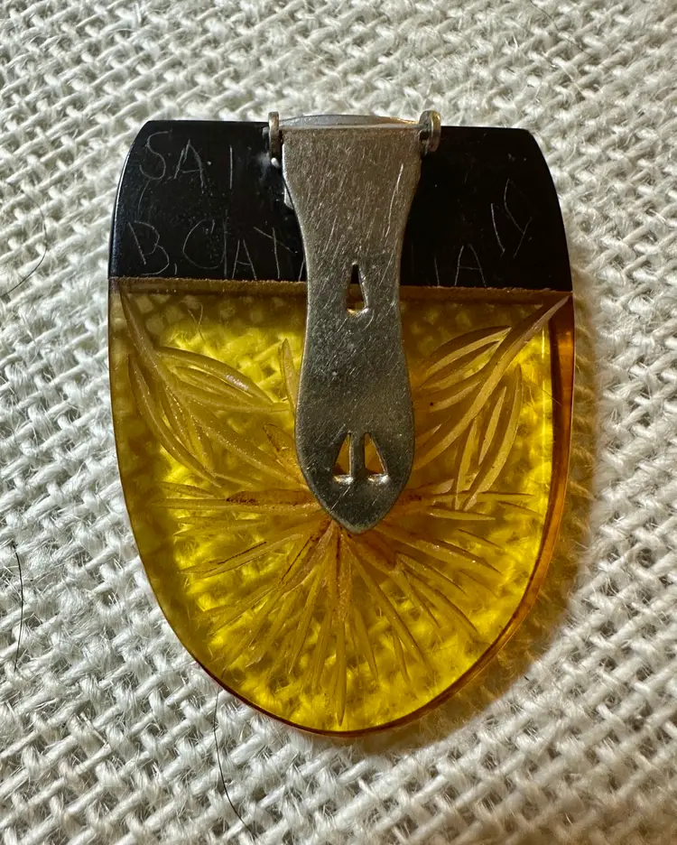 1930s Reverse Carved Bakelite Dress Clip