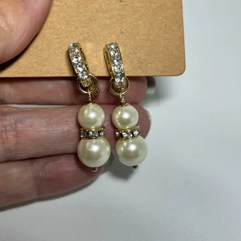 Vintage Faux Pearl And Rhinestone Clip-on Earrings Gold Tone