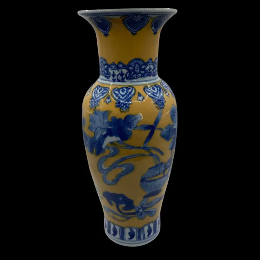 Vintage Chinese Vase! 9 1/2” Tall! Stamped In Bottom!