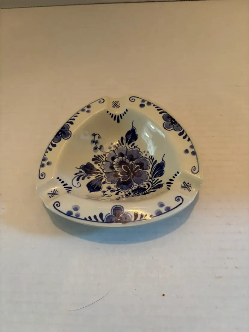 Vintage Delft Ashtray Hand Painted in Holland Blue Flower Pattern 5.25in Across