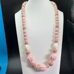 Avon Burst Of Spring Necklace 28 Inches Long Barrel Clasp