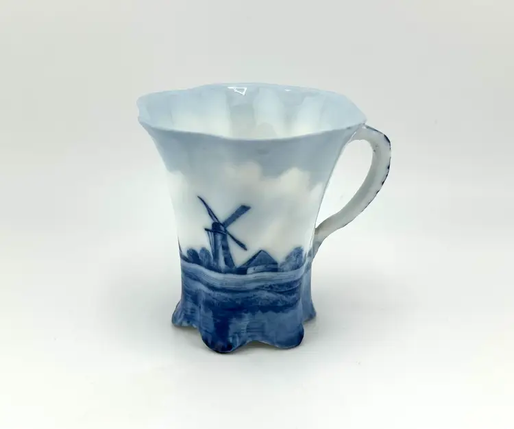 Rosenthal Continental Delft Versaille China Tea/Demitasse Set 5"x 3.25"