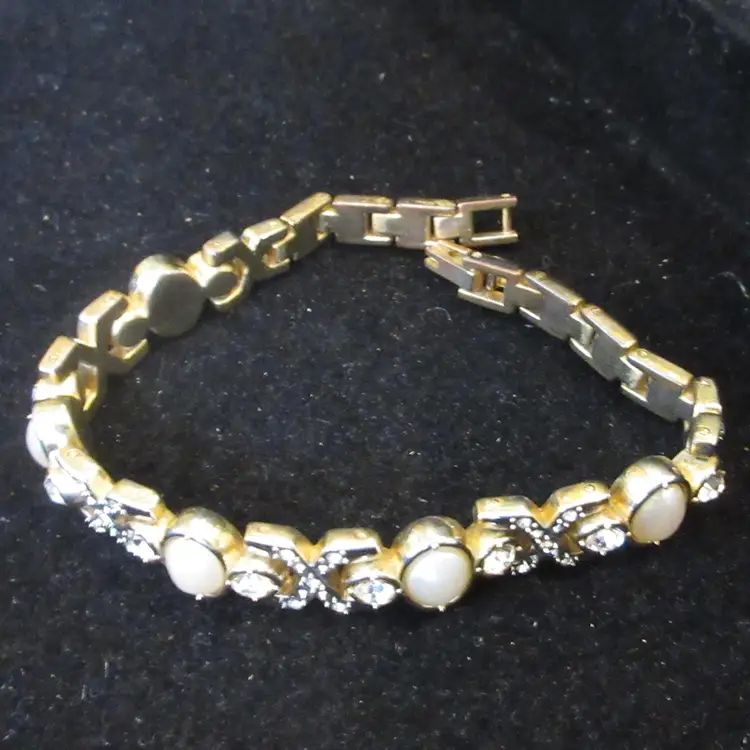 Vintage Crystal Rhinestone and Faux Pearl Silver Tone Metal Bracelet - 7.25 Inches Long