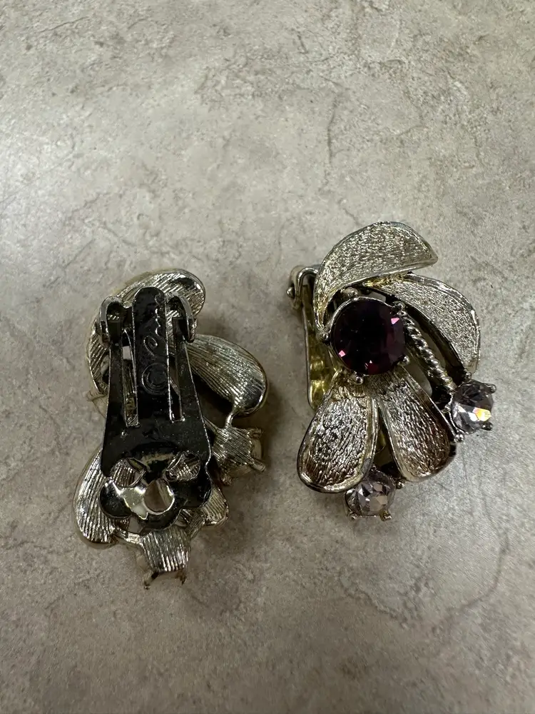 Vintage Coro Gold Tone Clip On Earrings