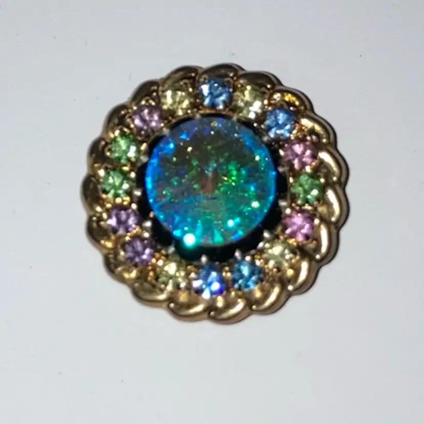 Beautiful  Magnetized Vintage Piece! 1 1/4” Diameter! ✨✨✨ 1950s Elsa Schiaparelli brooch! Faceted watermelon tourmaline rhinestone surrounded by pastel-colored stones in a goldtone rope setting!