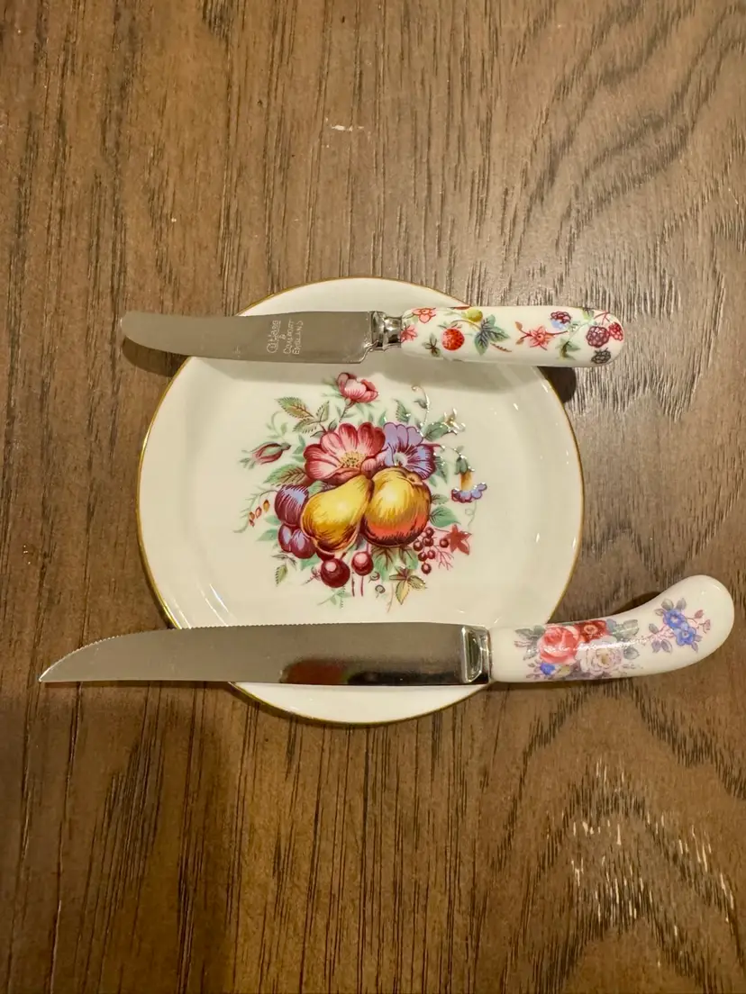 Vintage bone China, Coalport butter pat/cheese plate with knife set made in England