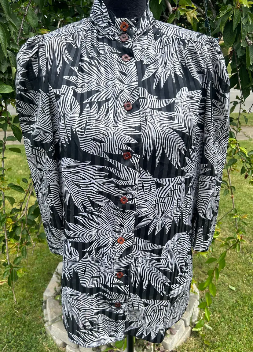 Vintage Unbranded Black and White Leaf Pattern Polyester Long Sleeve Blouse Sheer Xlarge