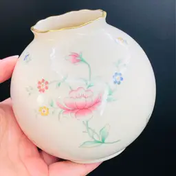 Vintage 80s Lenox USA Porcelain Rose Bowl: Floral Vase with Gilded Ruffle Edge