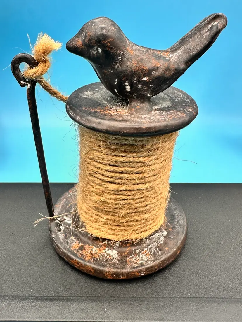Vintage Rustic Cast Iron Bird Twine Holder Distressed Spool Decor figurine /paperweight 4”