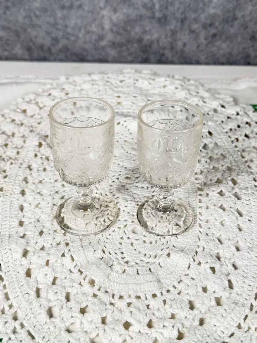 ✨ Antique National Glass Company “Teardrop & Tassel” Mini Stem Glasses – Set of 2