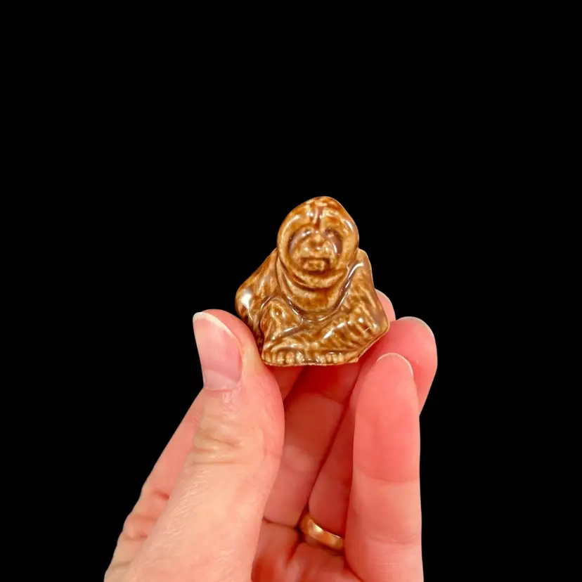 Wade England Orangutan Miniature Trinket, Wade Whimsies Brown Ceramic Orangutan Figurine