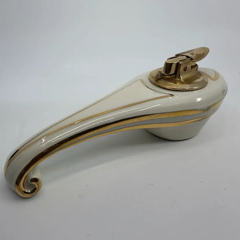 Vintage 1960s Ronson “Fantasy Varaflame” Genie Table Lighter 8”