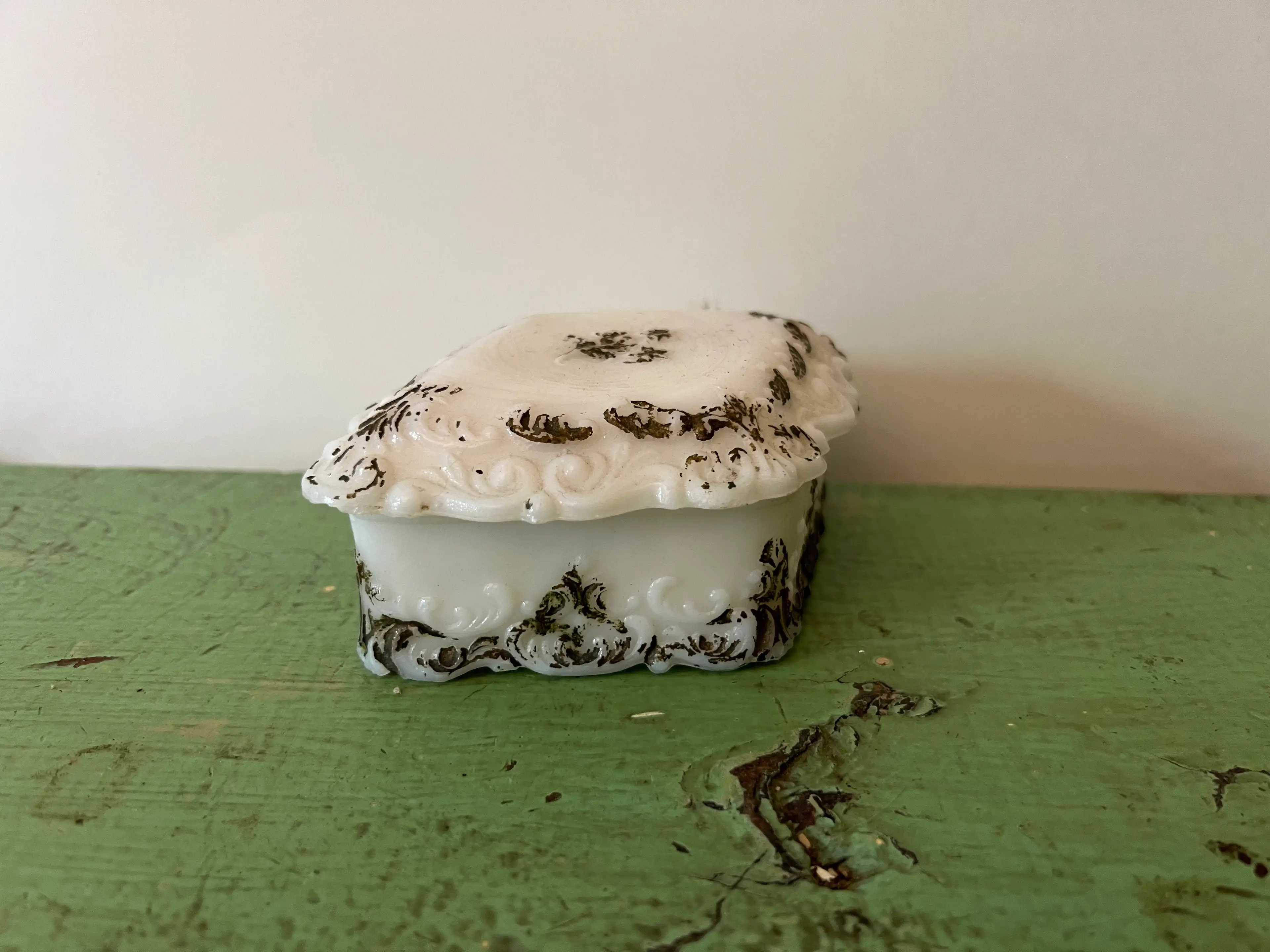 Image 2 of 8