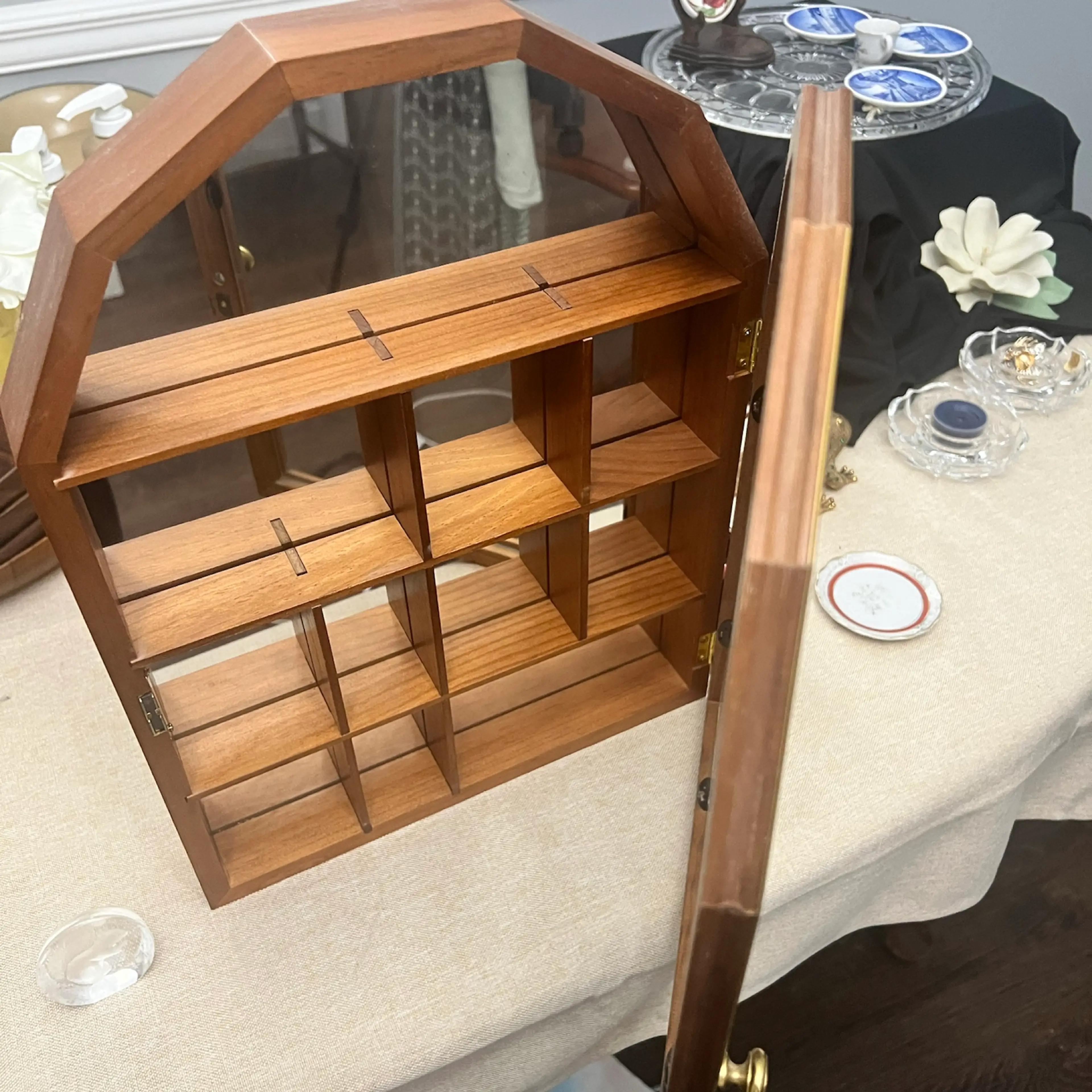Image 2 of 4
