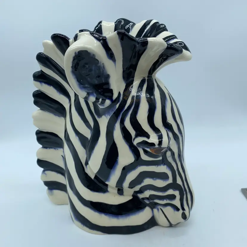 #4923 A vintage ceramic vase Planter shaped like a zebra's head.