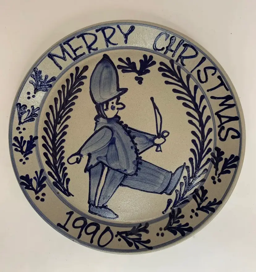Beaumont Brothers 1990 Marching Toy Soldier Christmas Plate Pottery 9 5/8"