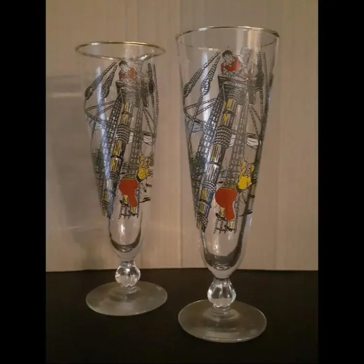 Libbey Pilsner Beer Glasses (2) Pirate Treasure Island 10oz Vintage MCM Gold Rim