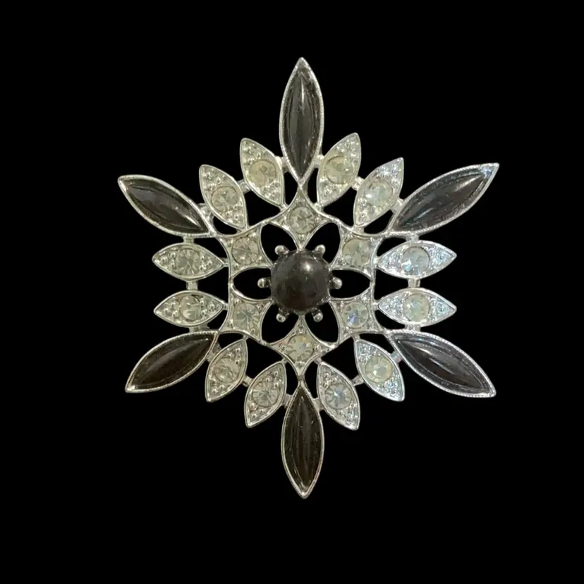 Beautiful Vintage Silvertone Emmons Brooch. Starburst Design With Clear And Black Glass Rhinestones.
