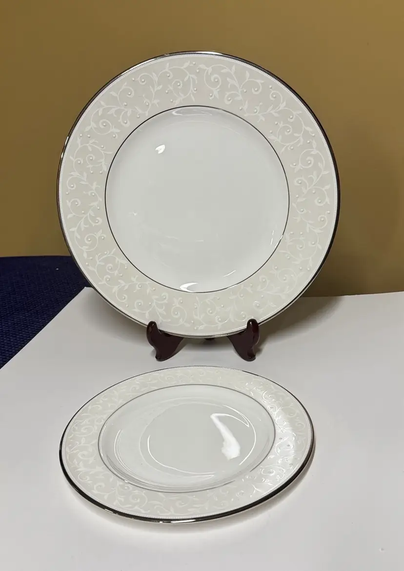 Lenox Fine Bone China Opal Innocence Dinner and salad Plates 10.75” and 8.25”