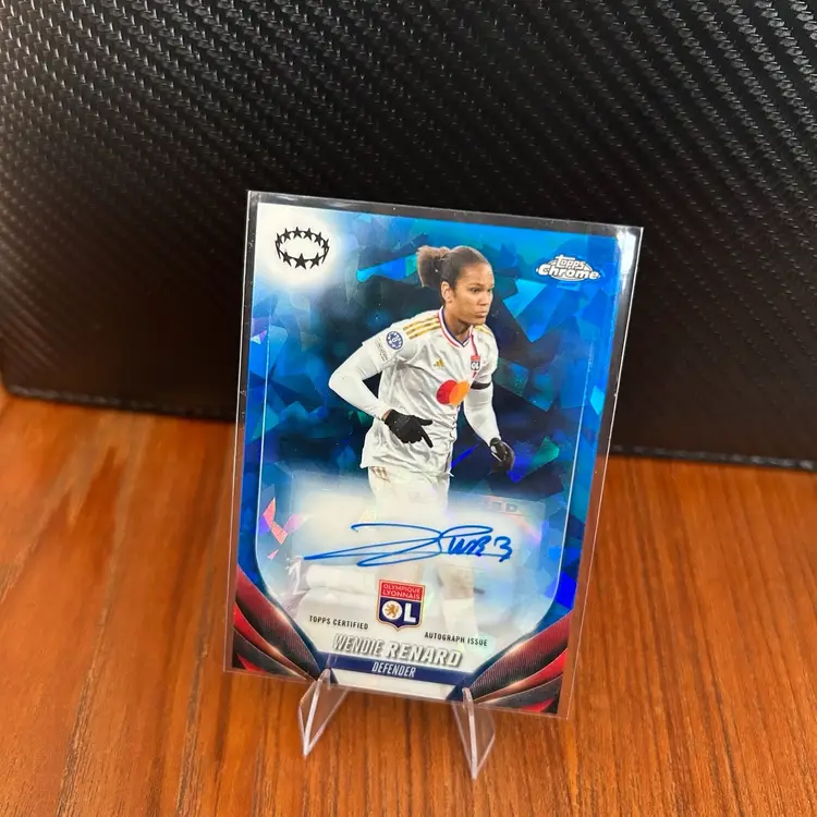 Wendie Renard 23/24 Topps Chrome UWCL Sapphire Blue Auto